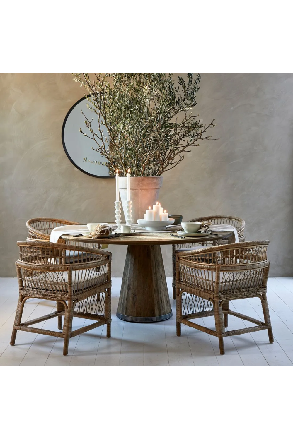  Round Oak Pedestal Dining Table | Oroa.com