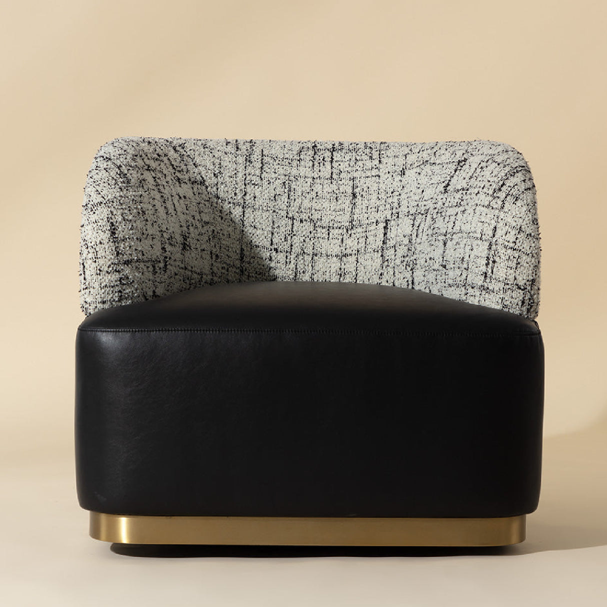   Modern European furniture - Leather Seat Swivel Lounge Chair - www.oroa.com | Oroa.com