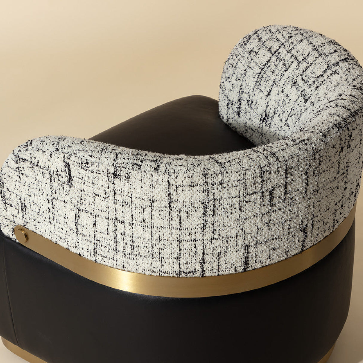   Modern European furniture - Leather Seat Swivel Lounge Chair - www.oroa.com | Oroa.com
