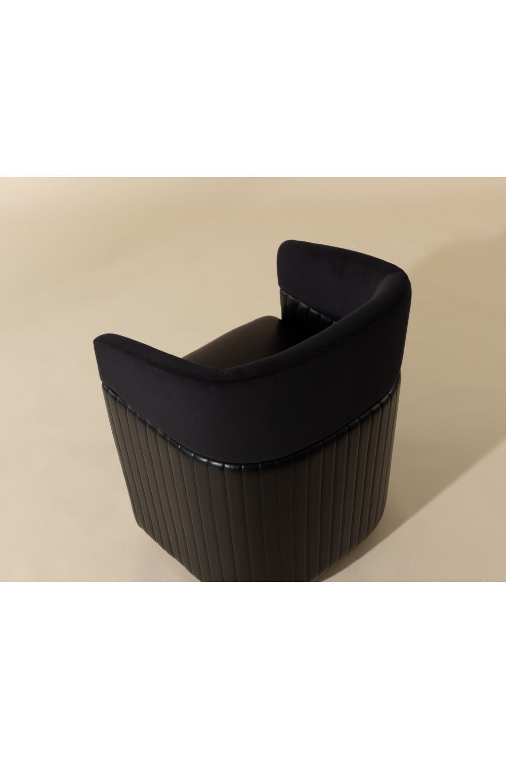   Modern European furniture - Black Leather Wheeled Lounge Chair - www.oroa.com | Oroa.com