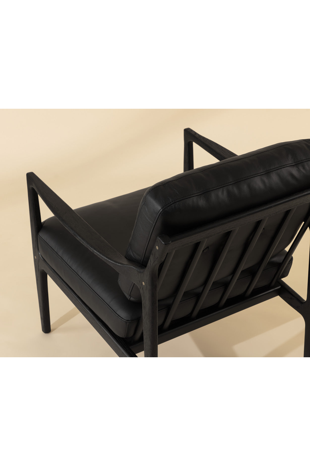   Modern European furniture - Button-Tufted Leather Lounge Chair - www.oroa.com | Oroa.com