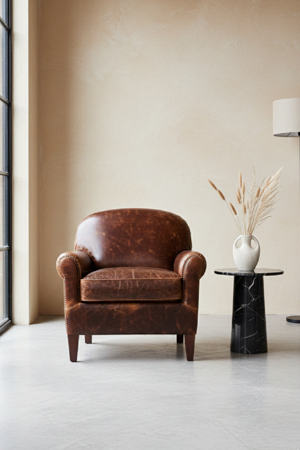   Modern European furniture - Sculpted Leather Lounge Chair - www.oroa.com | Oroa.com