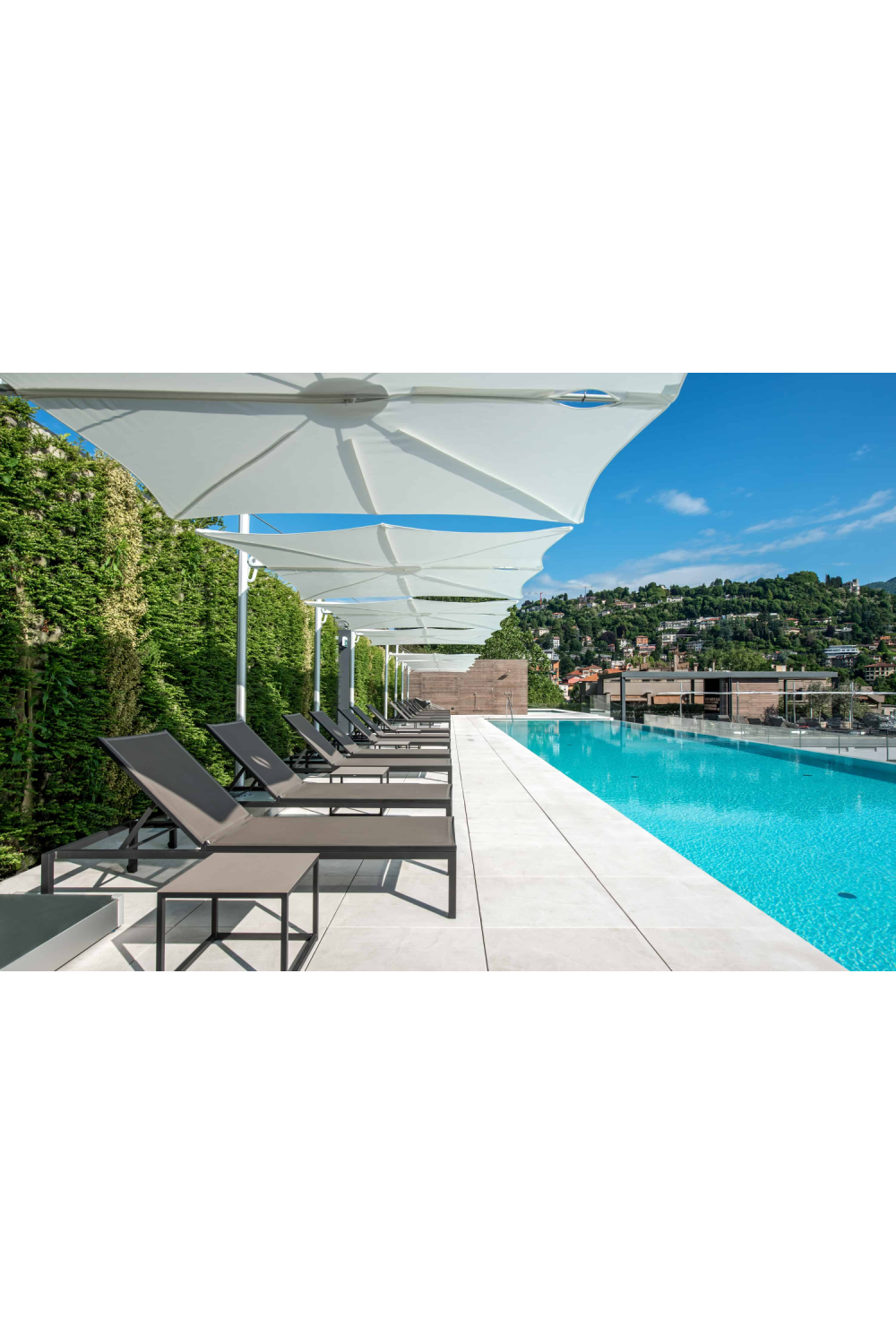   Cantilever Outdoor Umbrella ( 9’ 10’’) | Oroa.com