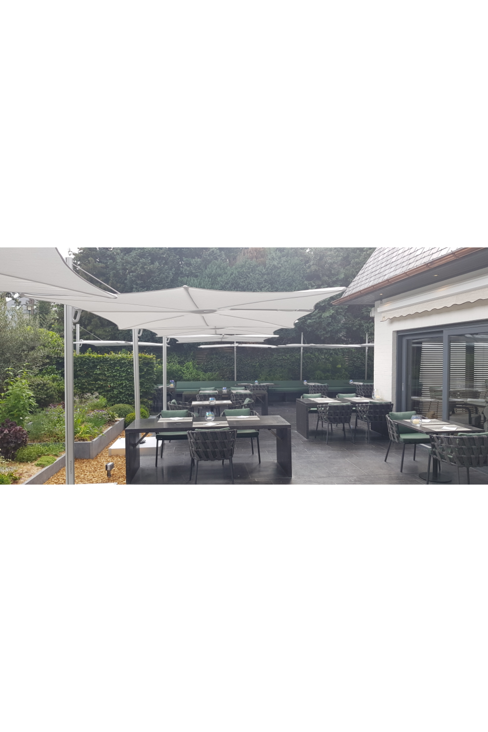   Cantilever Outdoor Umbrella ( 9’ 10’’) | Oroa.com