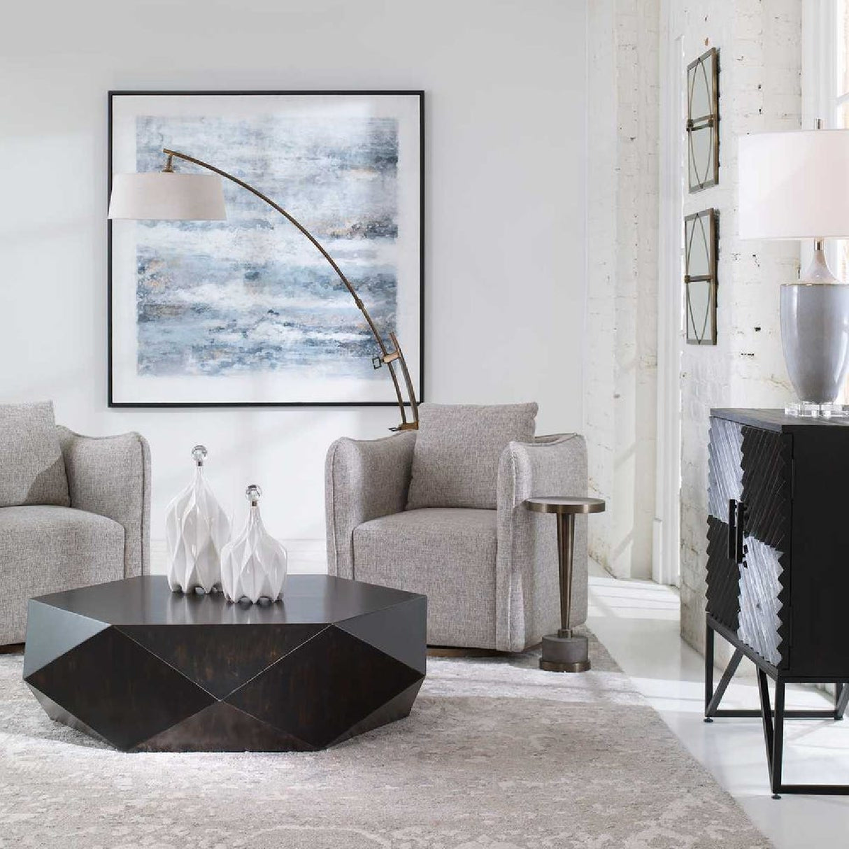   Flanged Edge Swivel Chair | Oroa.com