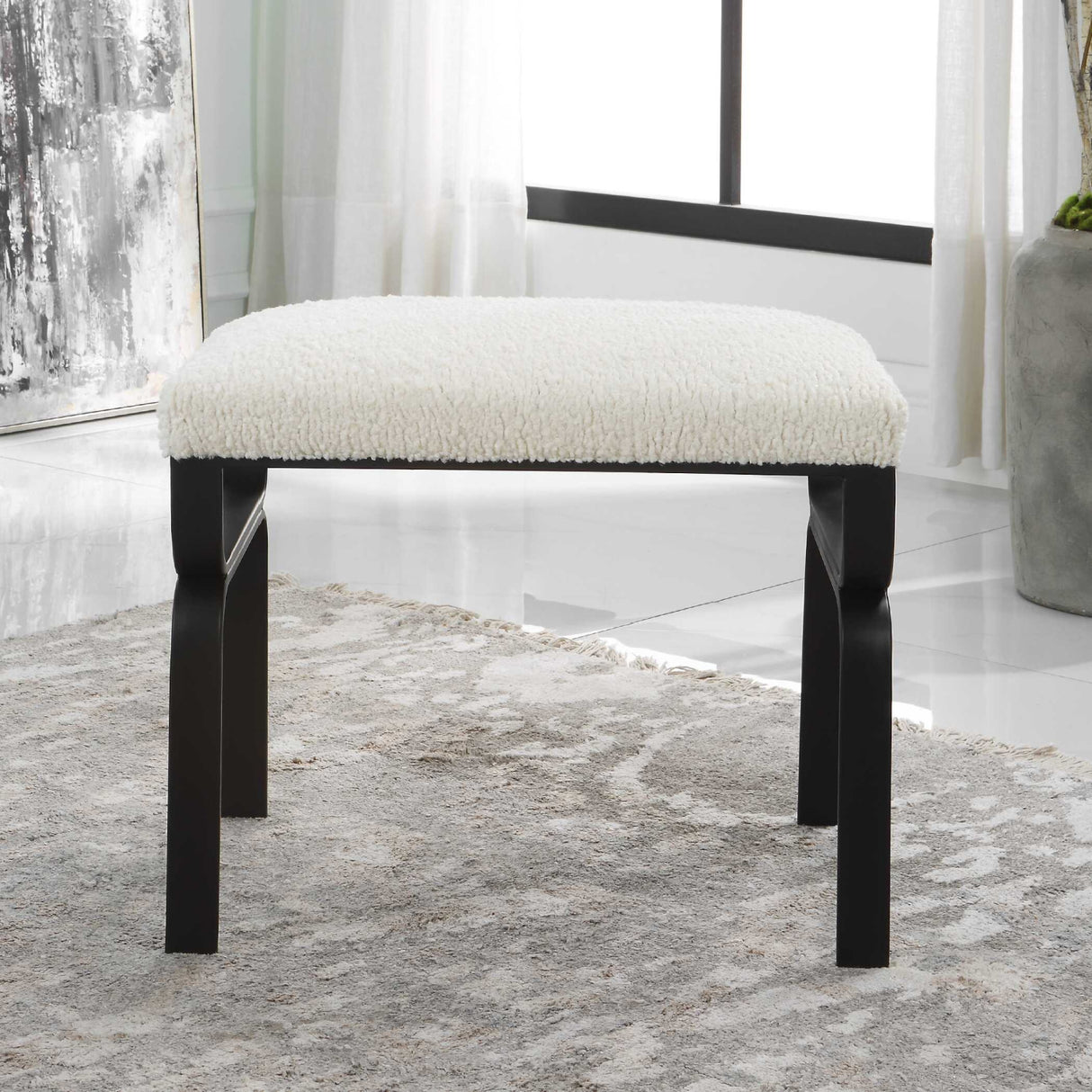   Iron Base White Shearling Bench S | Oroa.com