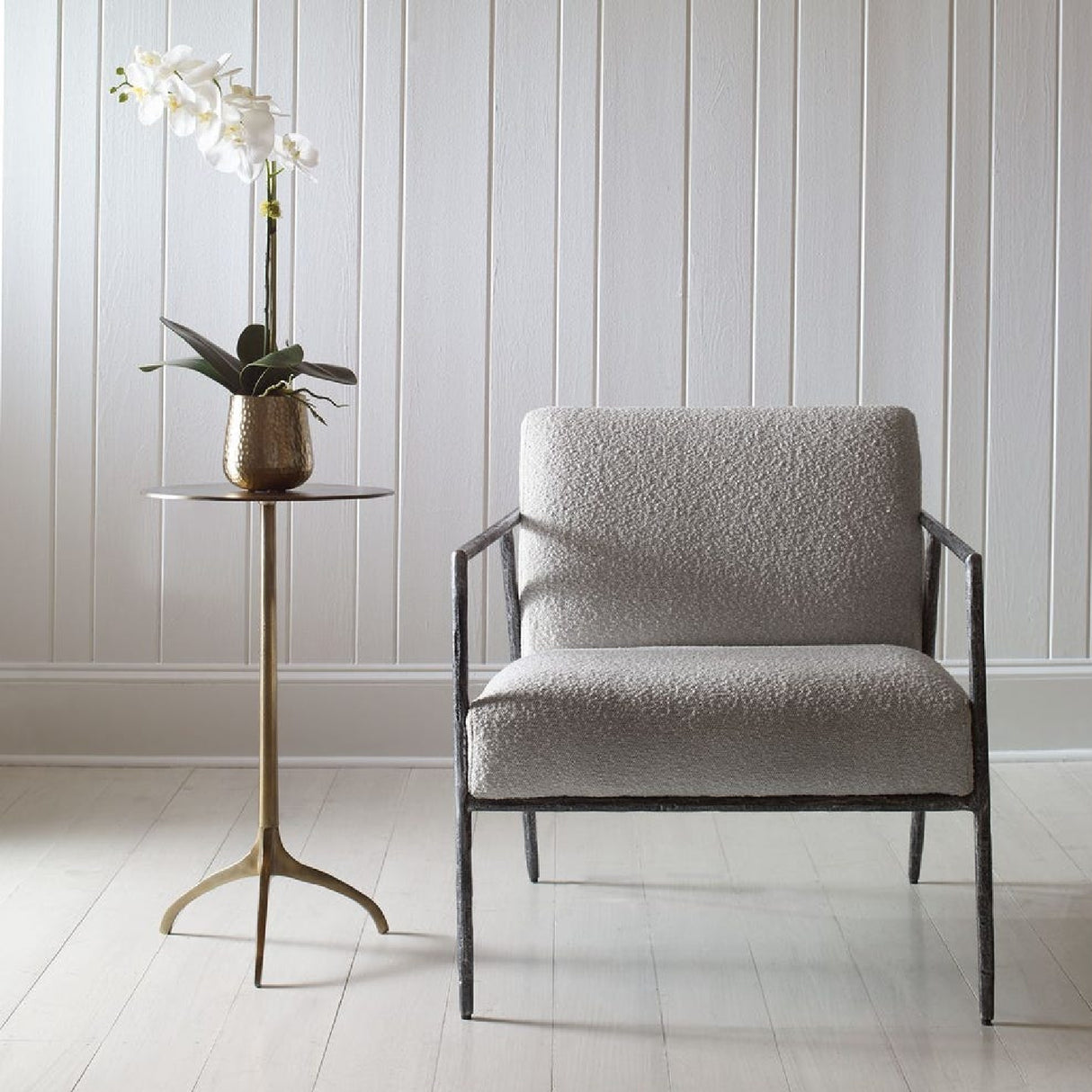   Tripod Accent Table | Oroa.com