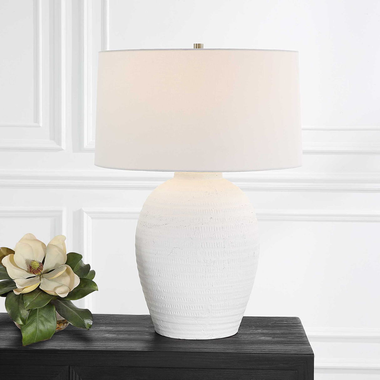   Urn-Shaped White Ceramic Table Lamp | Oroa.com