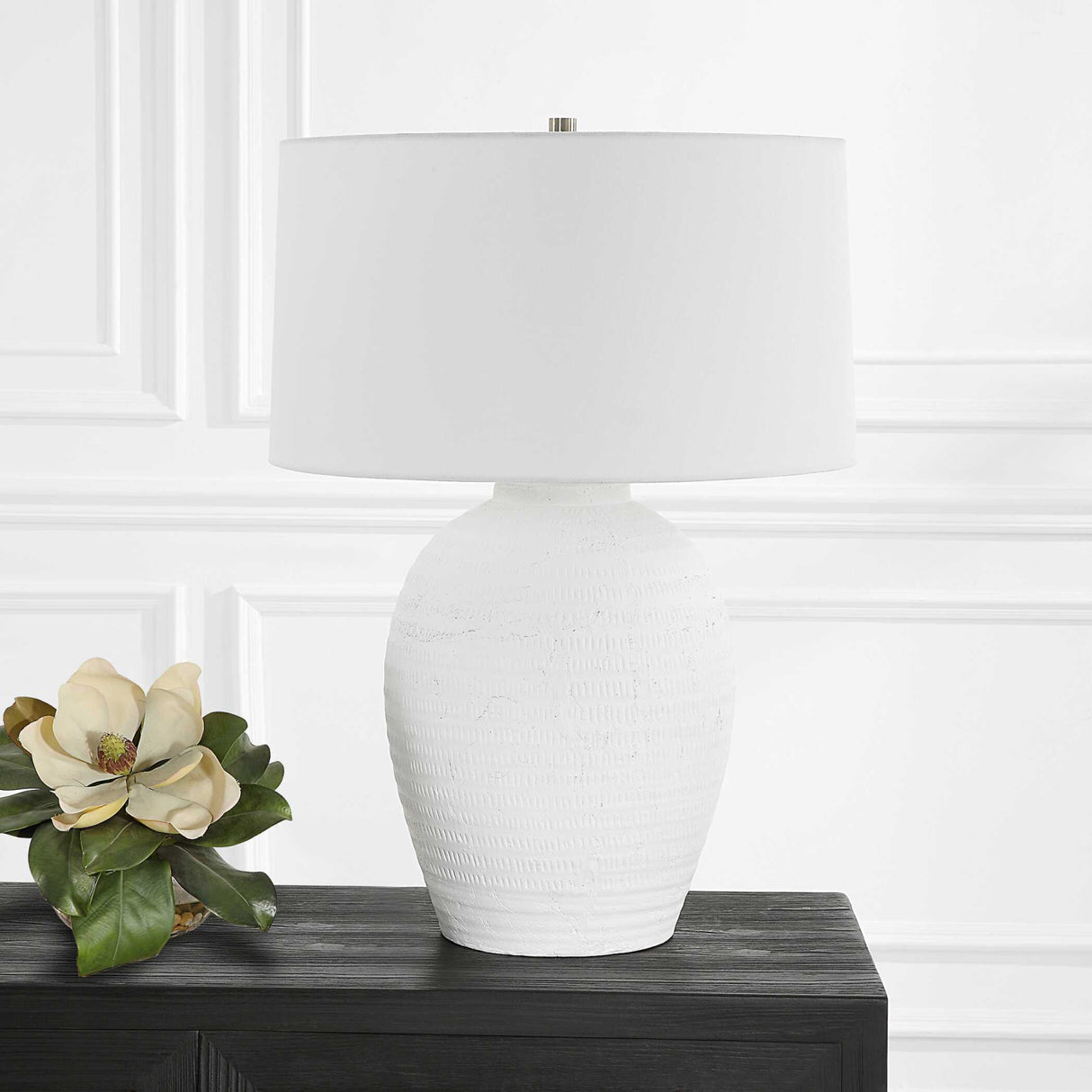   Urn-Shaped White Ceramic Table Lamp | Oroa.com
