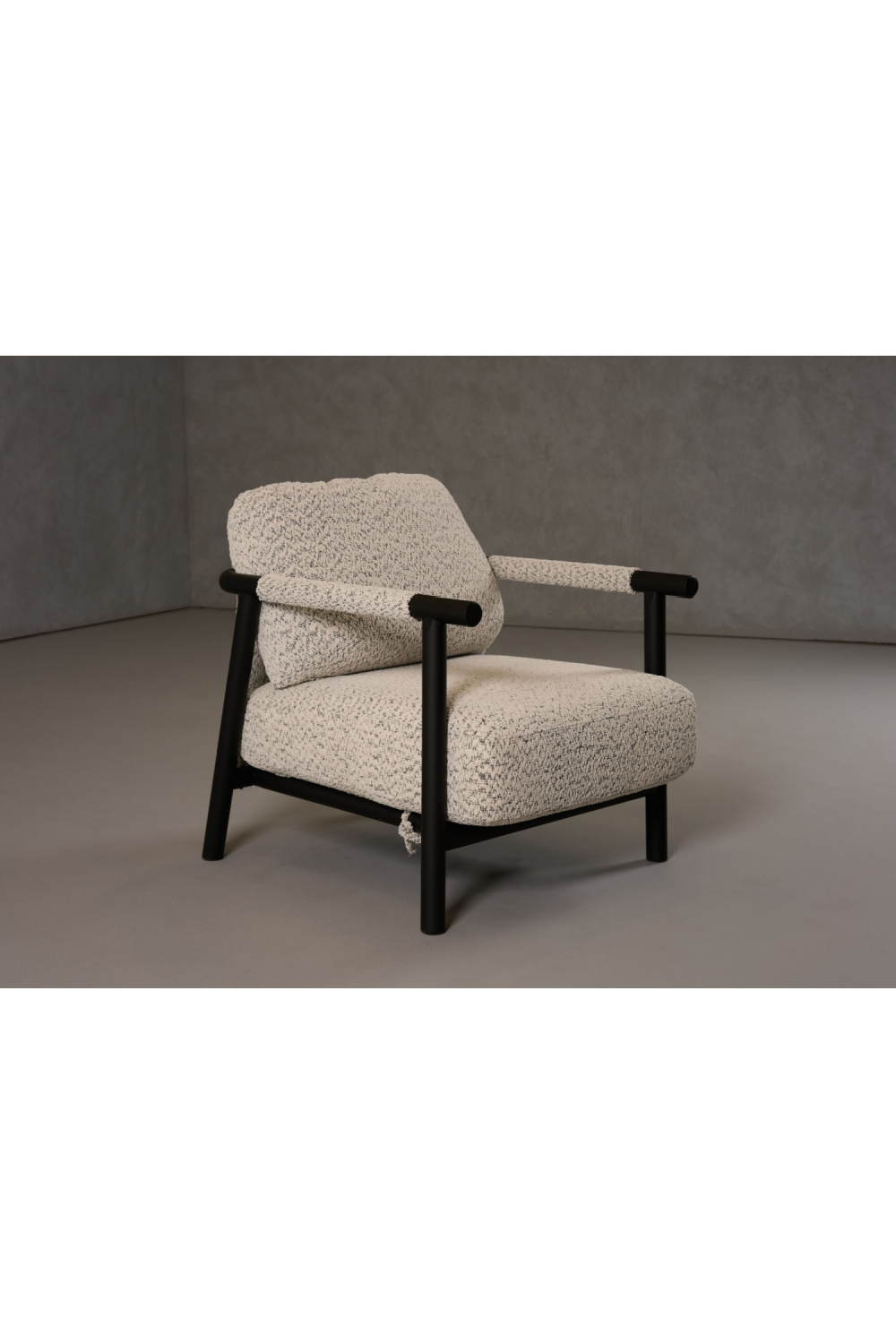   Black Framed Gray Accent Chair | Oroa.com