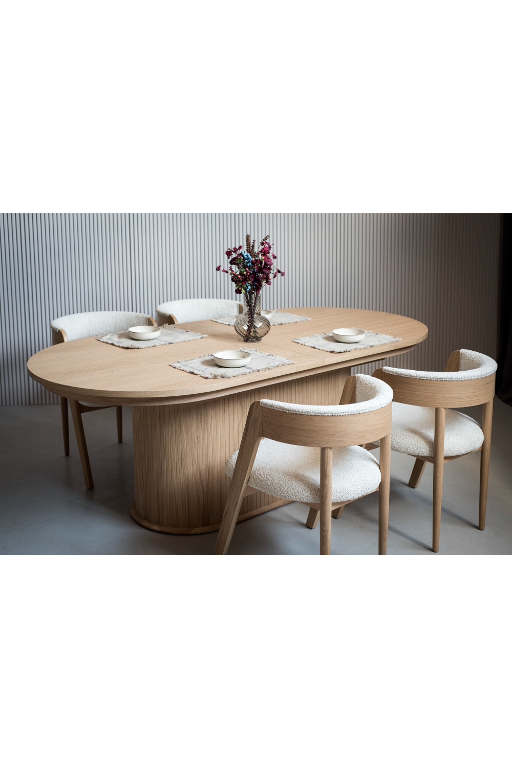  Oak Extendable Dining Table | Oroa.com