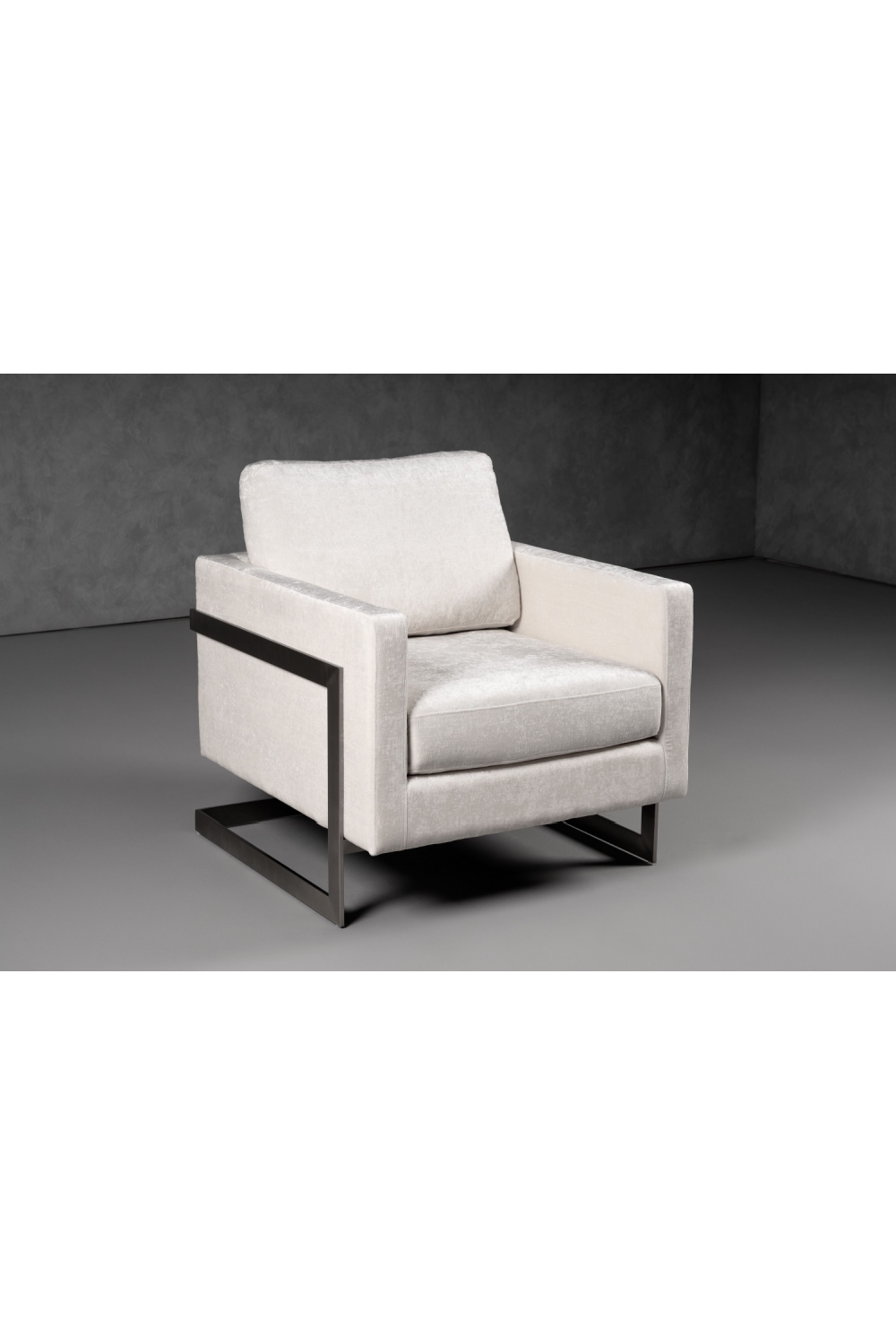   Metal Framed Square Accent Chair | Oroa.com