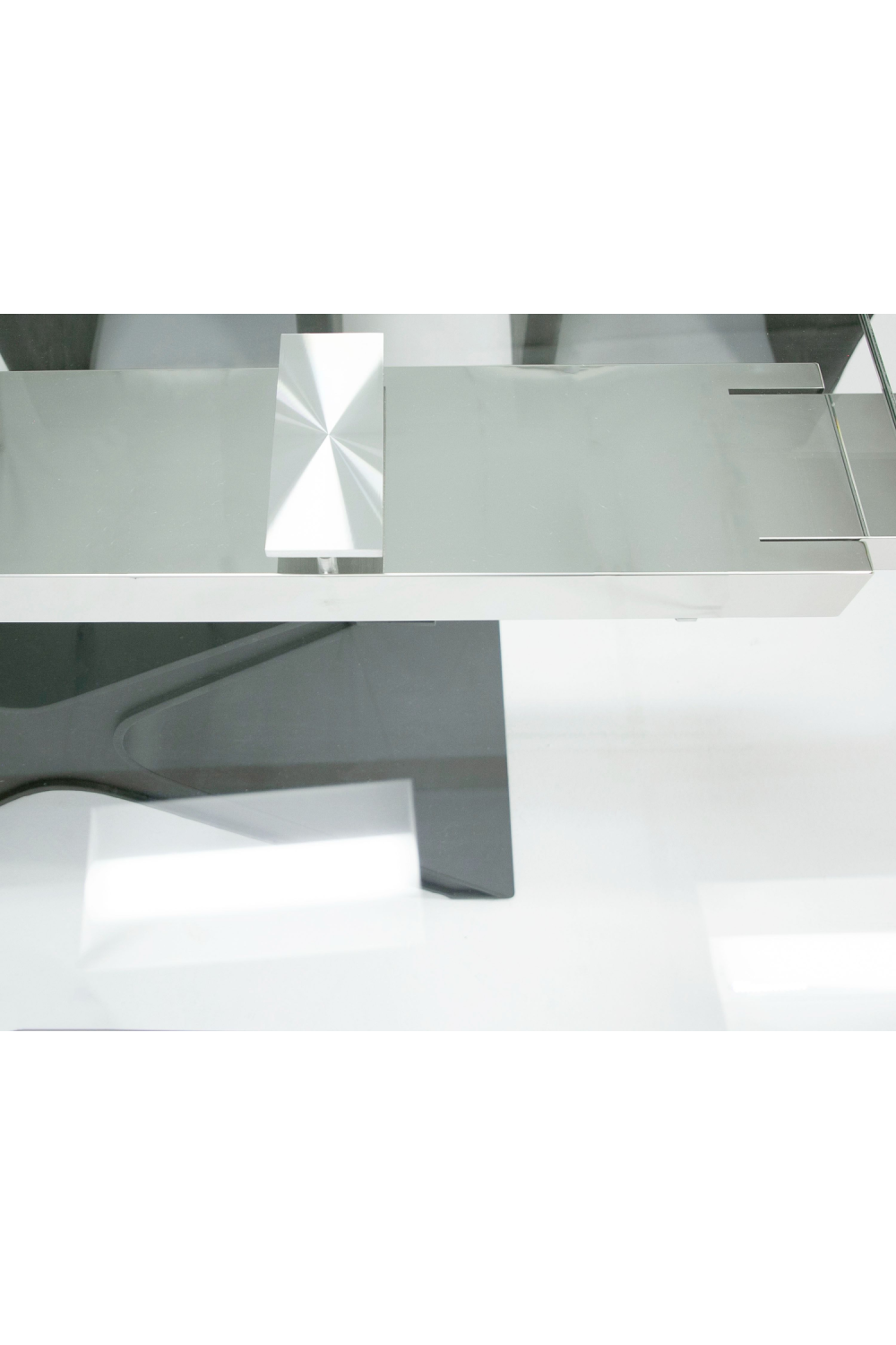   Black Glass Extendable Dining Table | Oroa.com