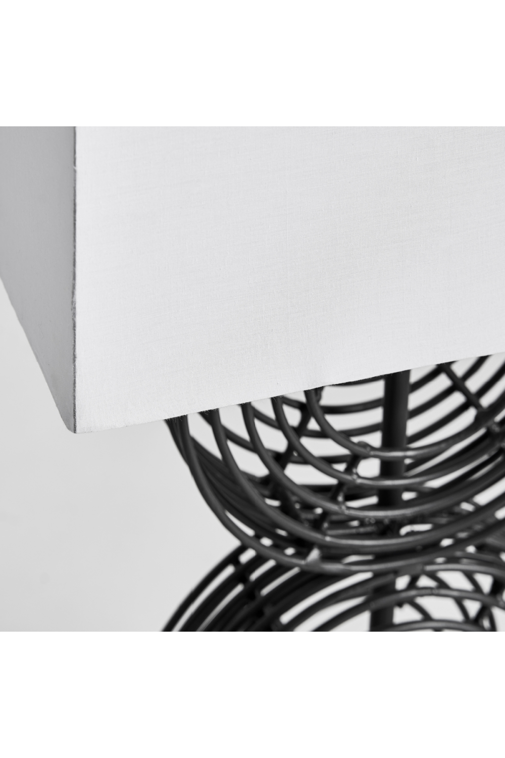   Black Iron Table Lamp | Oroa.com