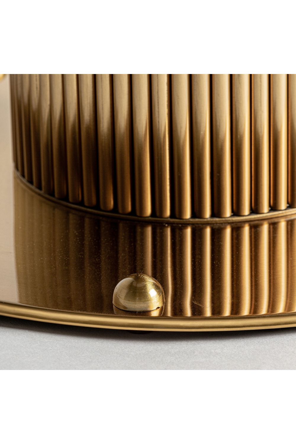   Golden Base Round Bar Table | Oroa.com