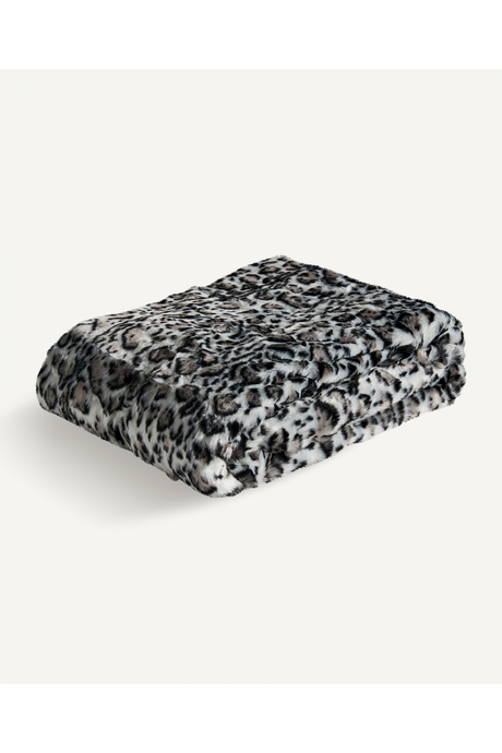   Two-Toned Furry Throw Blanket | Oroa.com