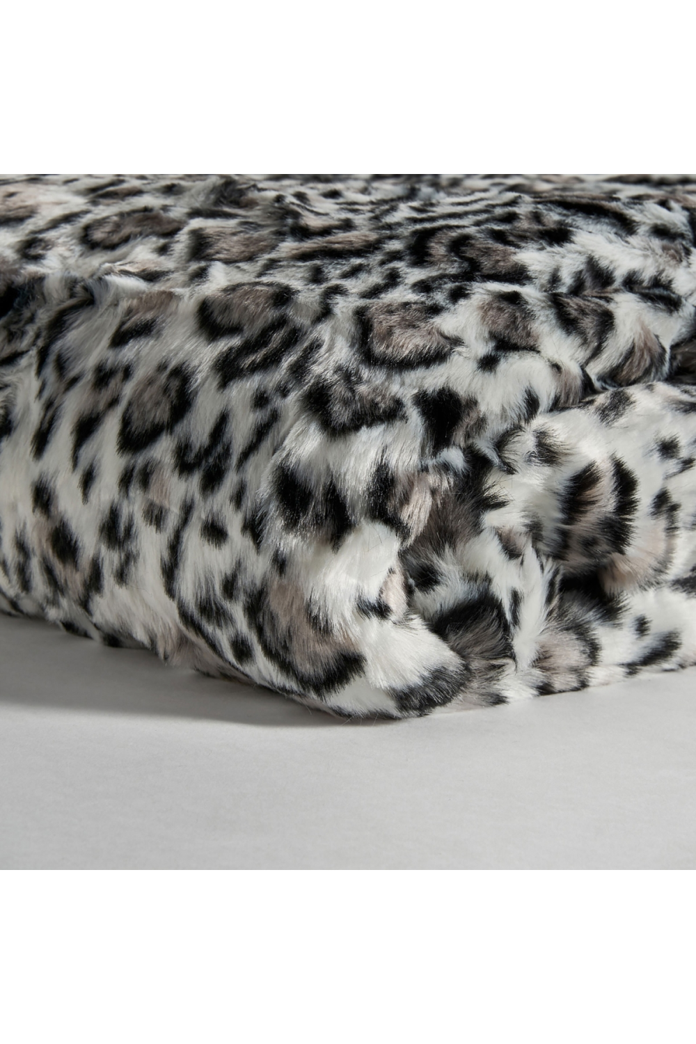   Two-Toned Furry Throw Blanket | Oroa.com