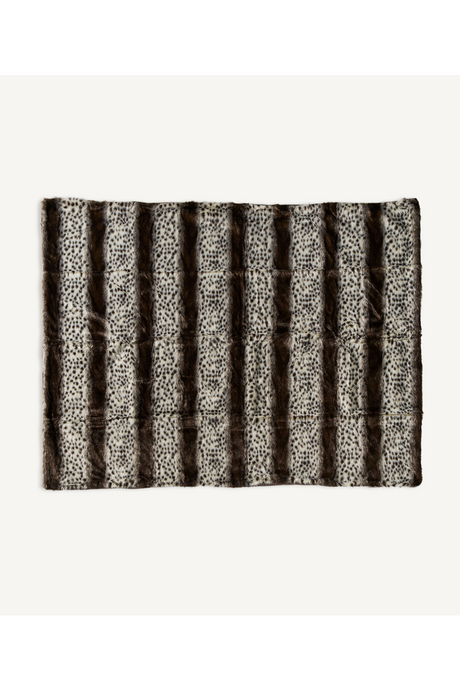   Spotted Microfiber Throw Blanket | Oroa.com