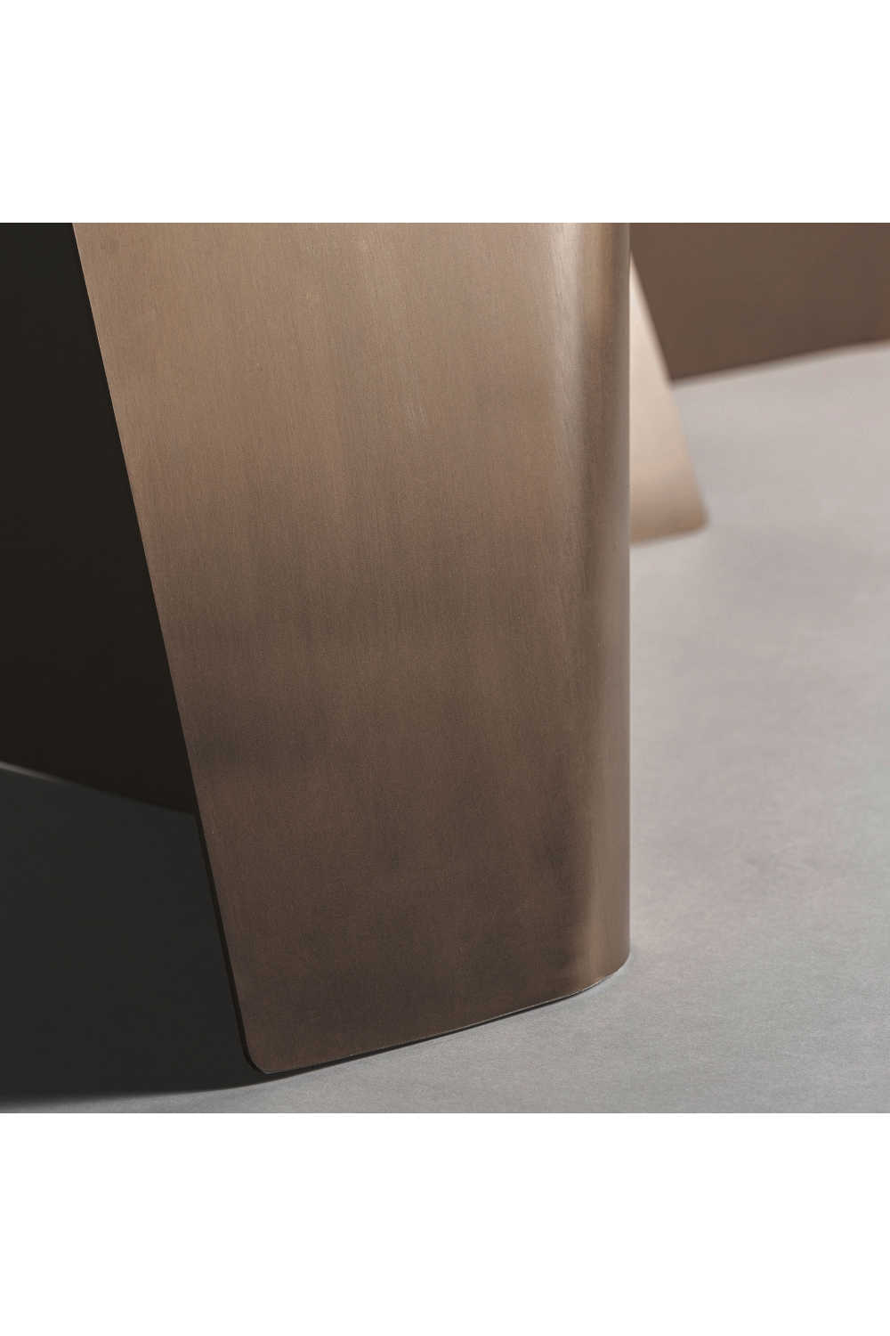   Black Porcelain Dining Table | Oroa.com