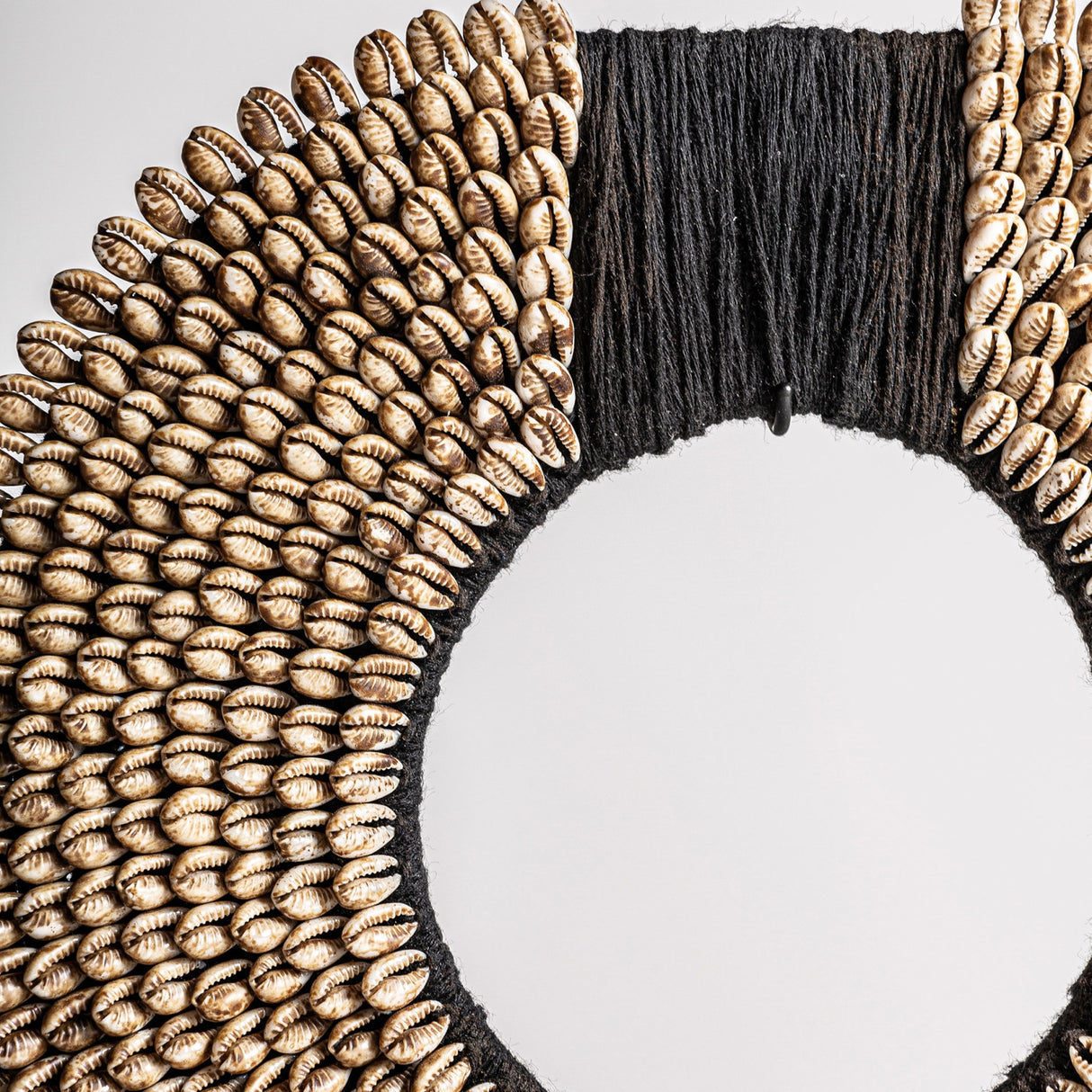   Shell Round Decorative Figure | Oroa.com
