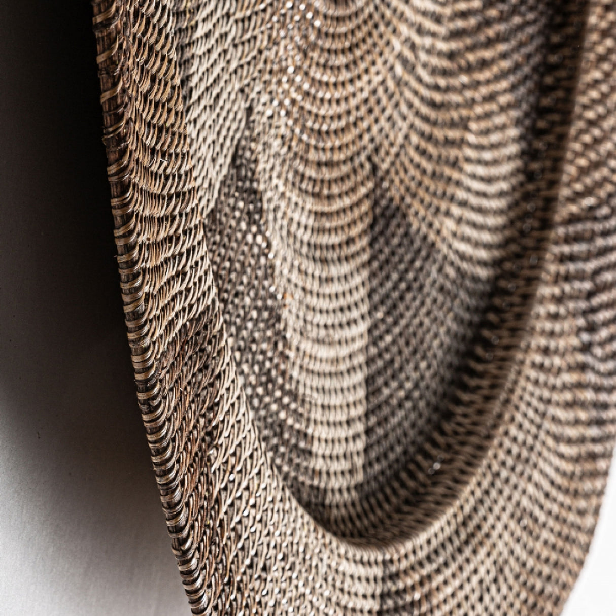   Brown Rattan Decorative Plate | Oroa.com