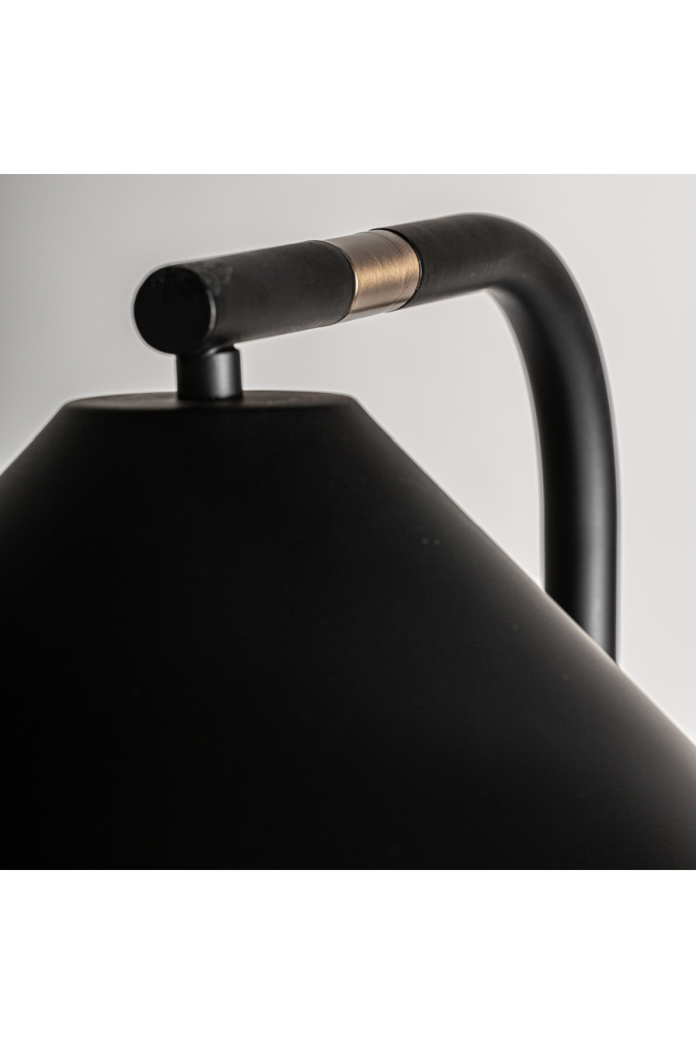   Black Conical Table Lamp | Oroa.com