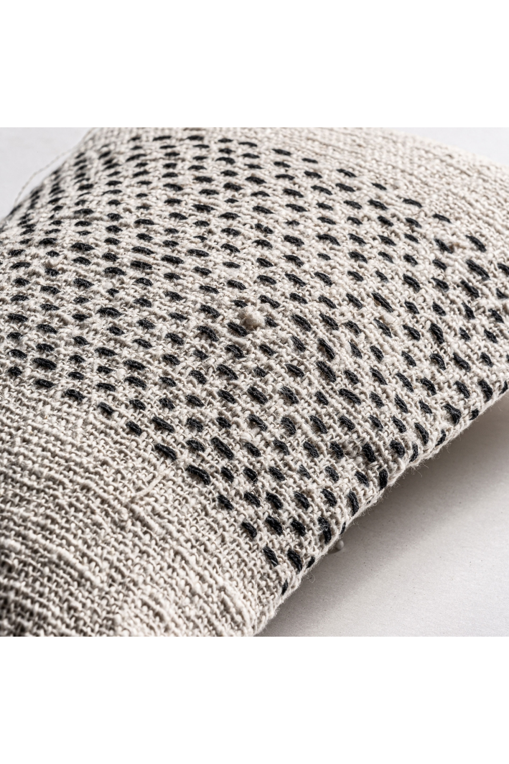   Patterned Off-White Cotton Cushion | Oroa.com