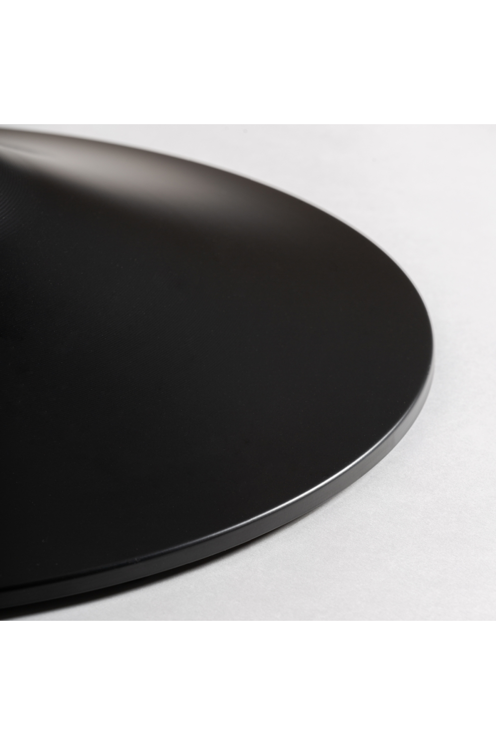   White Porcelain Counter Table | Oroa.com
