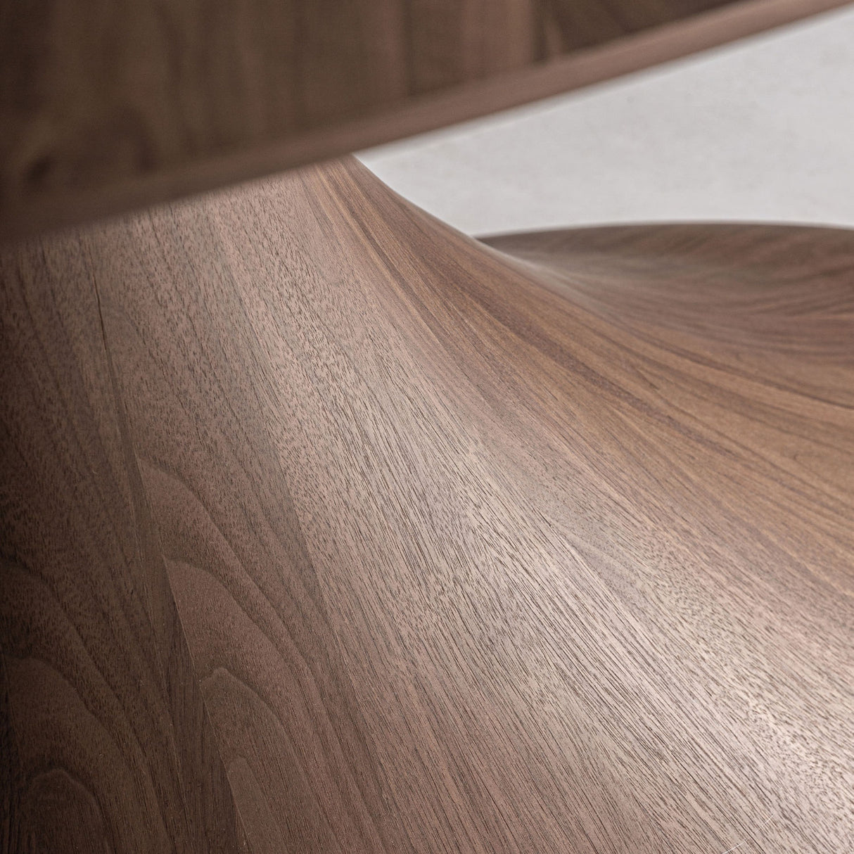   Oval Contemporary Dining Table | Oroa.com