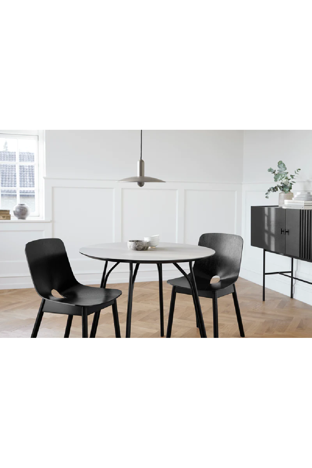   Minimalist Round Dining Table S | Oroa.com