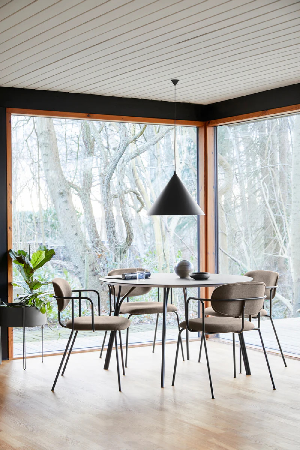   Minimalist Round Dining Table M | Oroa.com