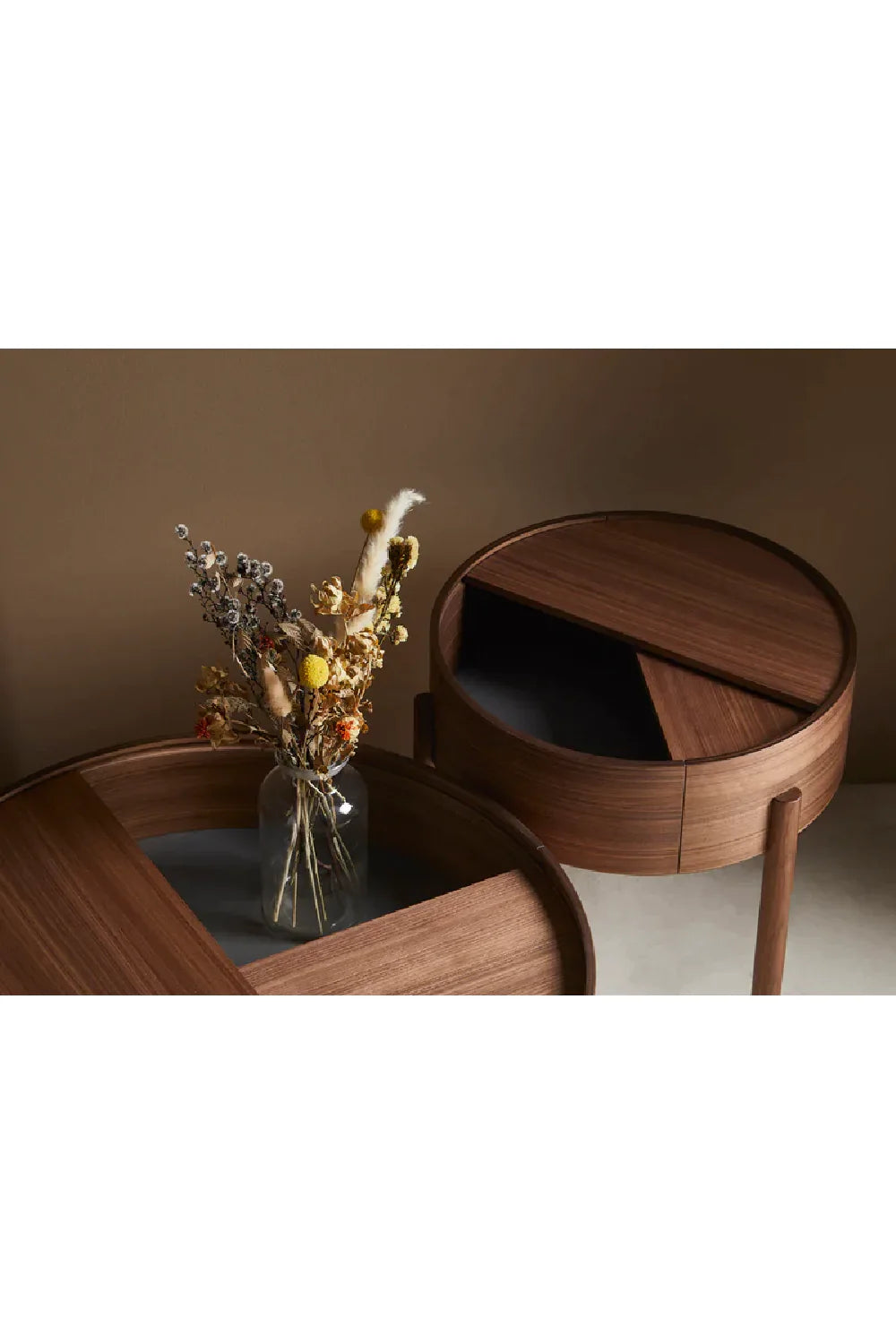   Contemporary Round Side Table | Oroa.com