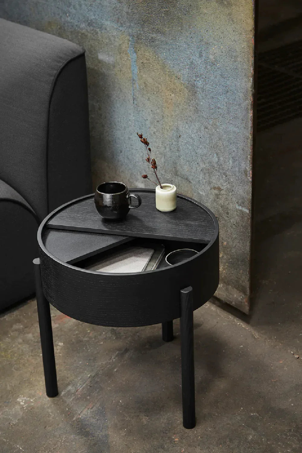   Contemporary Round Side Table | Oroa.com