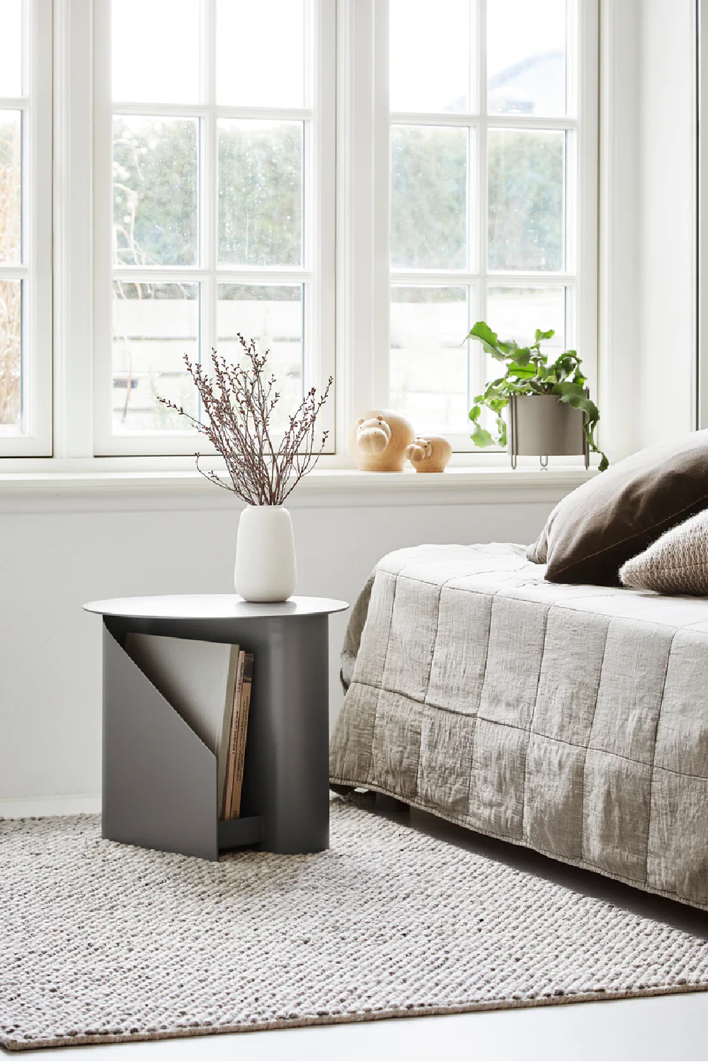   Metal Modern Side Table | Oroa.com