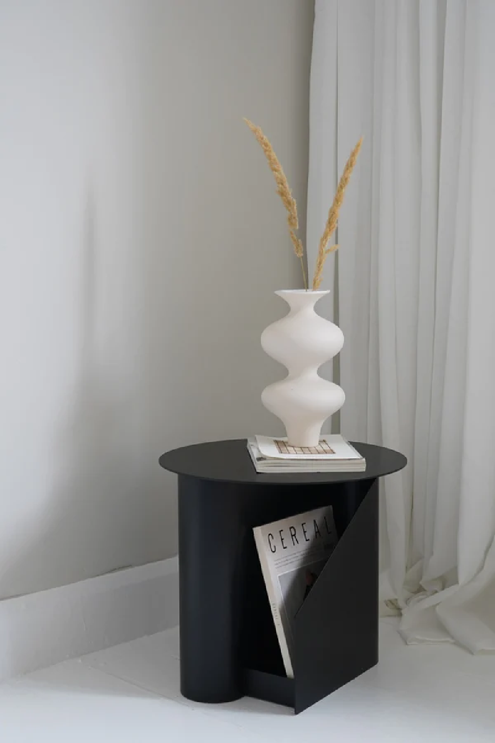   Metal Modern Side Table | Oroa.com