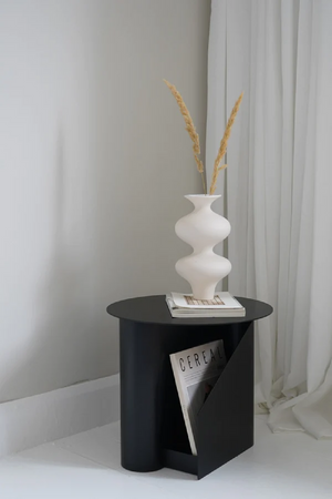   Metal Modern Side Table | Oroa.com