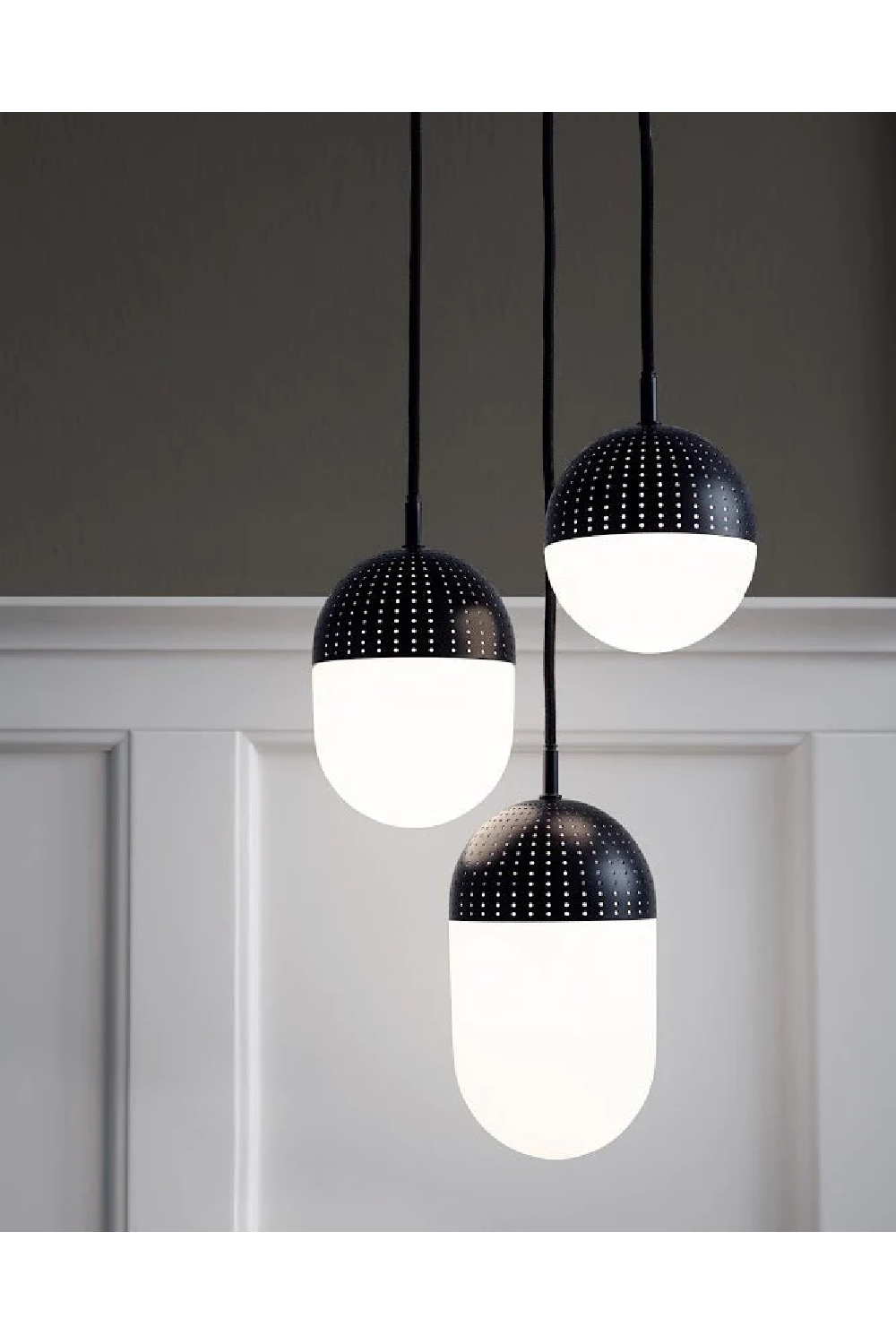   Black Metal Pendant Lamp | Oroa.com