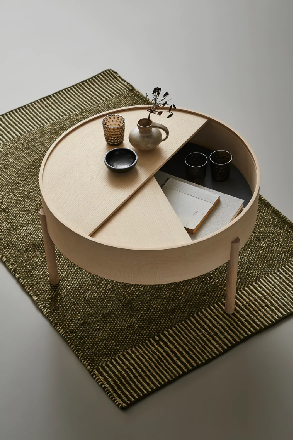   Green Woven Area Rug | Oroa.com