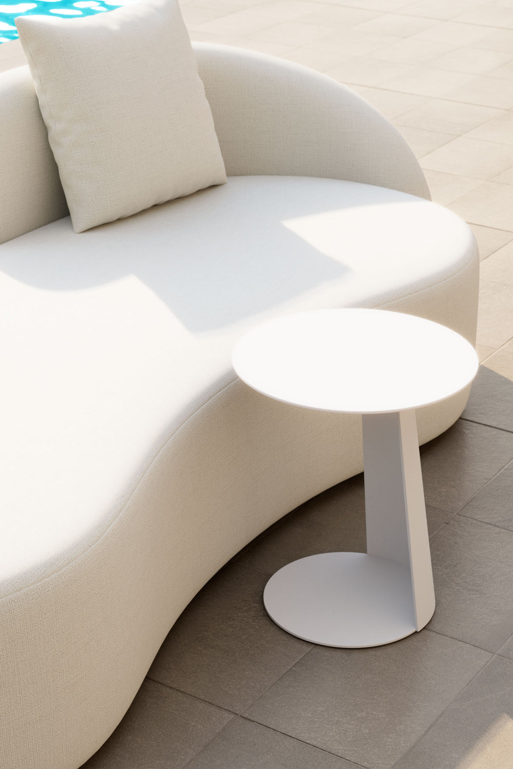   White Outdoor Side Table | Oroa.com