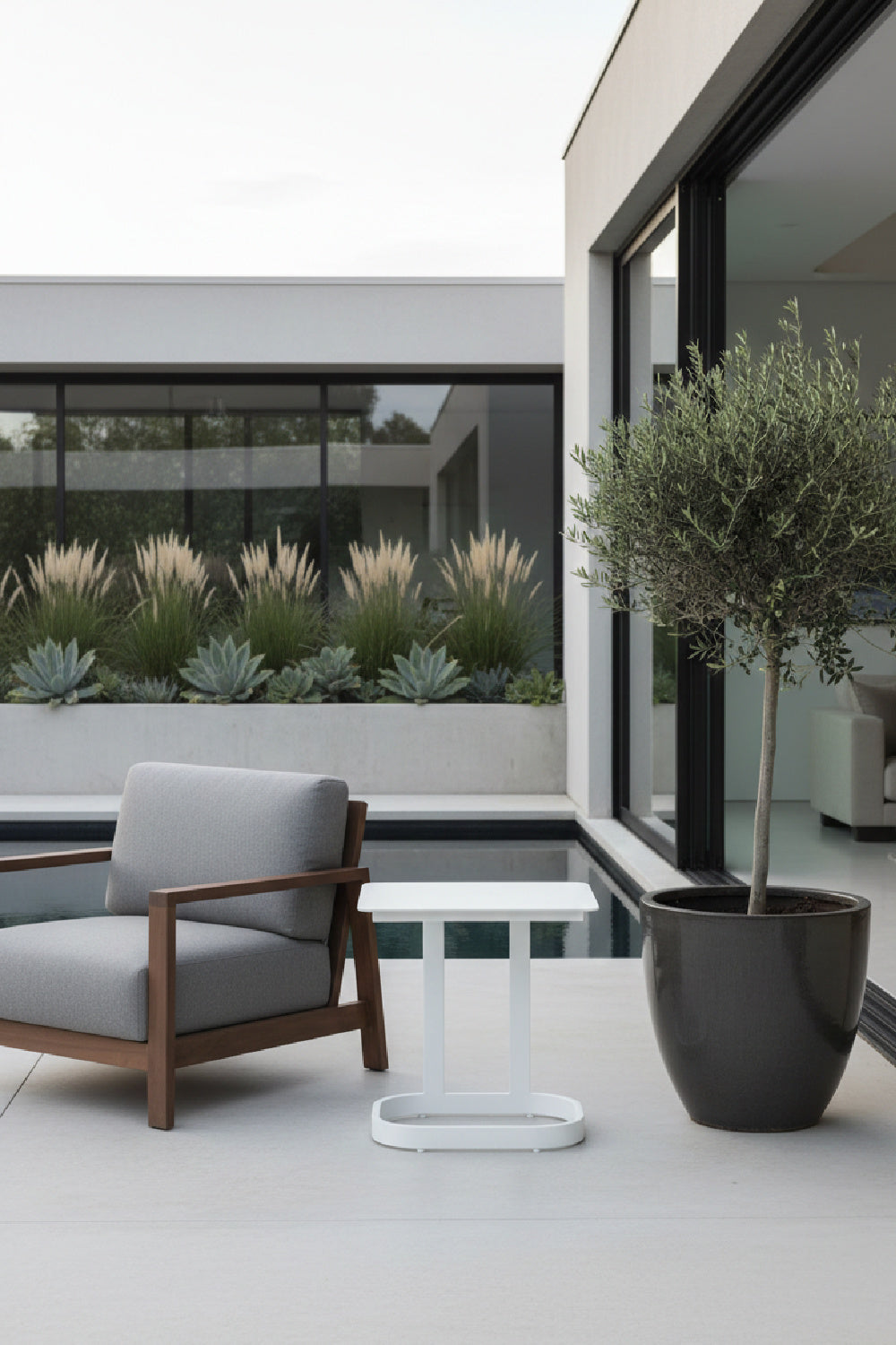   Outdoor Aluminum End Table | Oroa.com