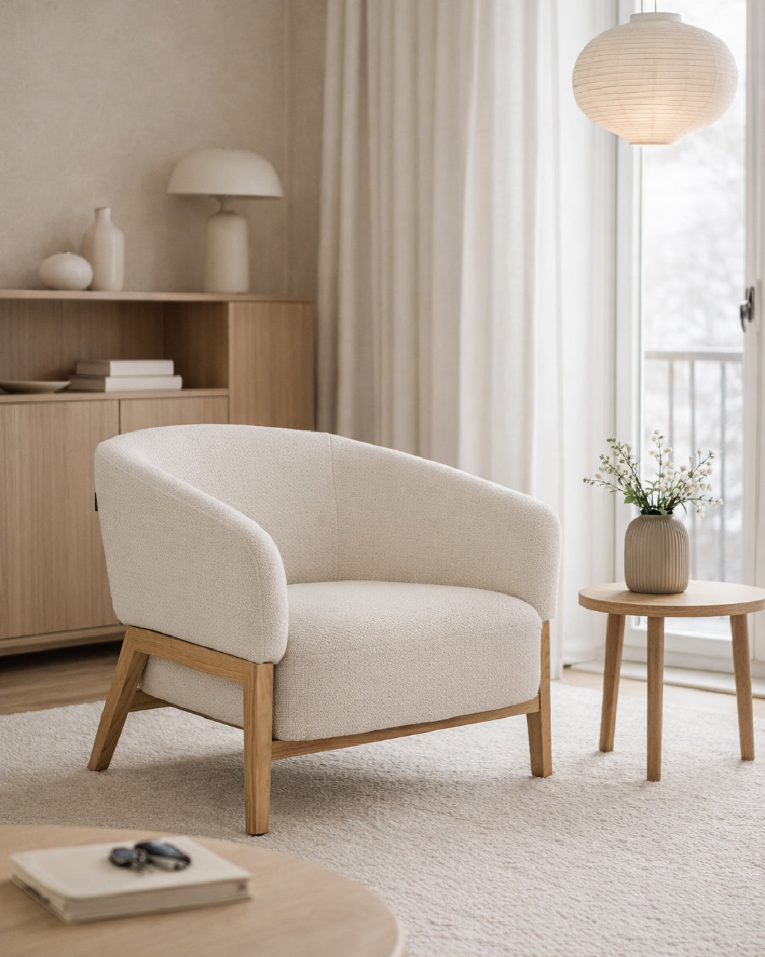   soft white lounge chair - www.oroa.com | Oroa.com