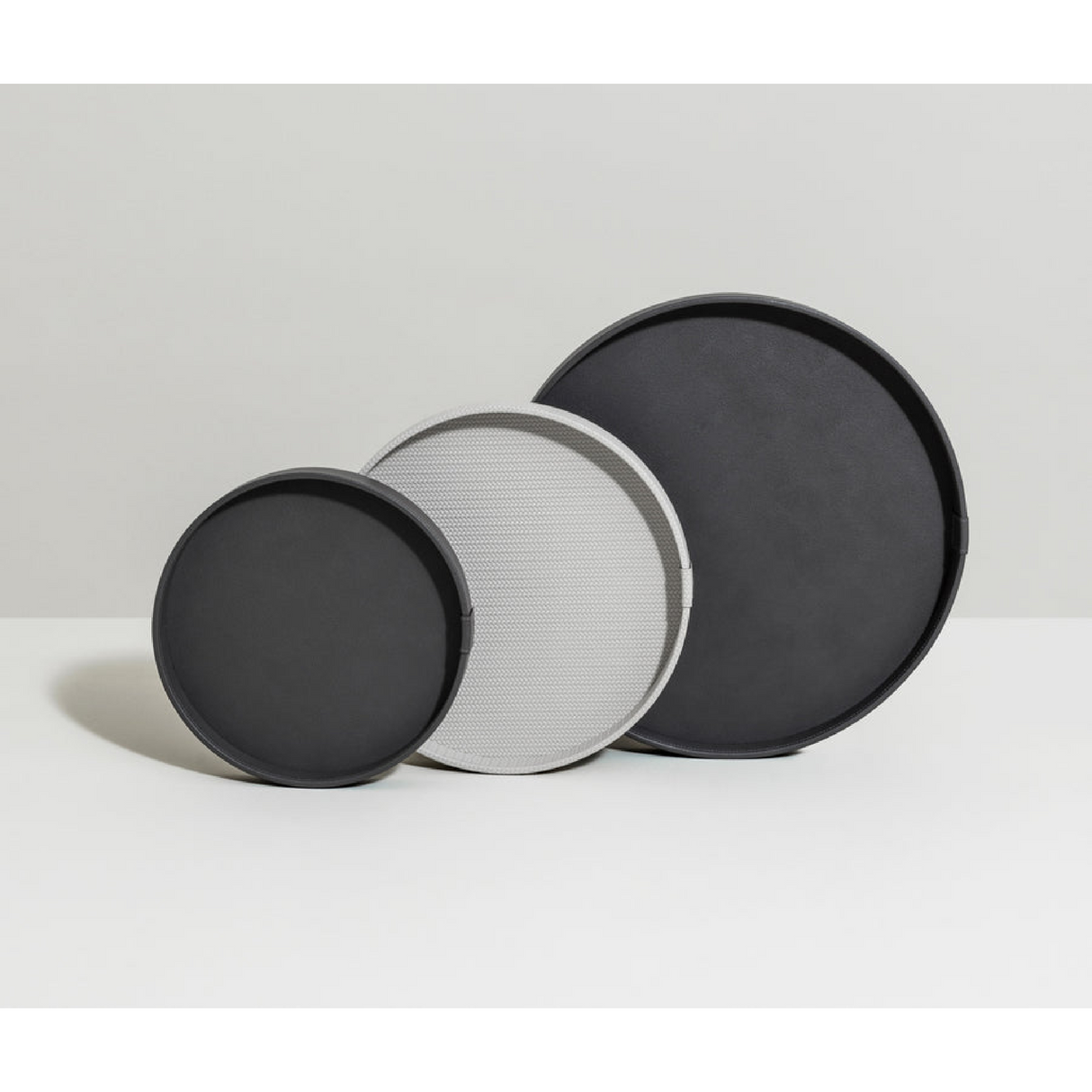   Calfskin Leather Round Tray | Oroa.com