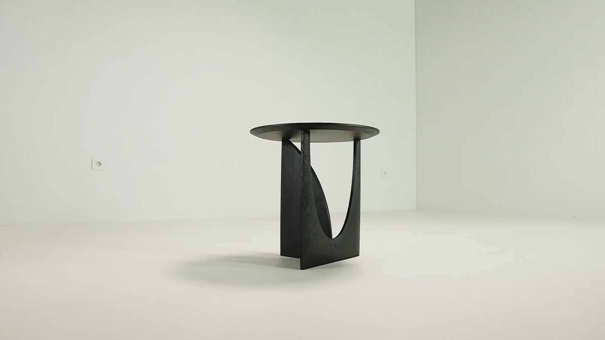   Modern Varnished Side Table | Oroa.com