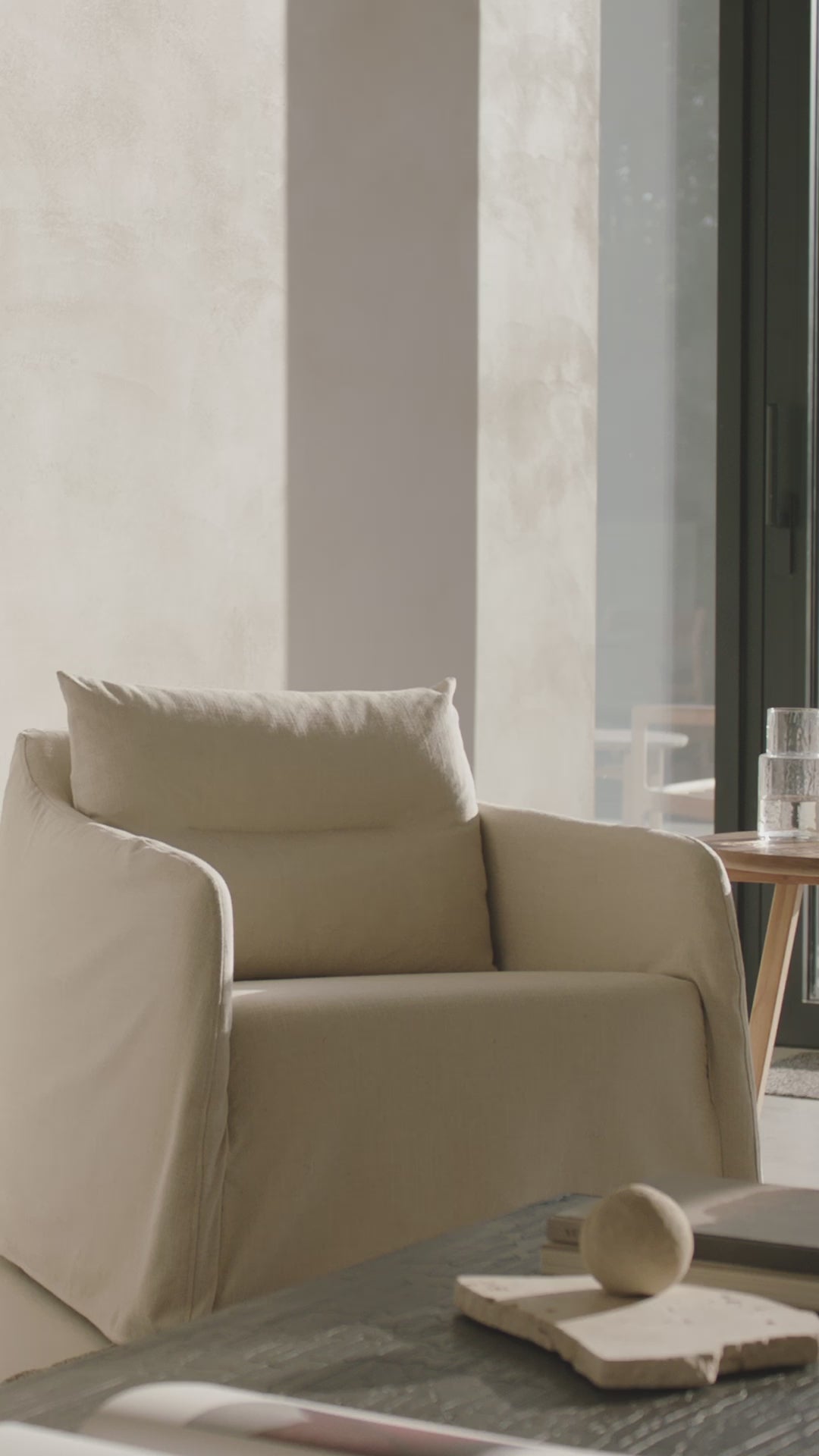   Linen Lounge Chair | Oroa.com