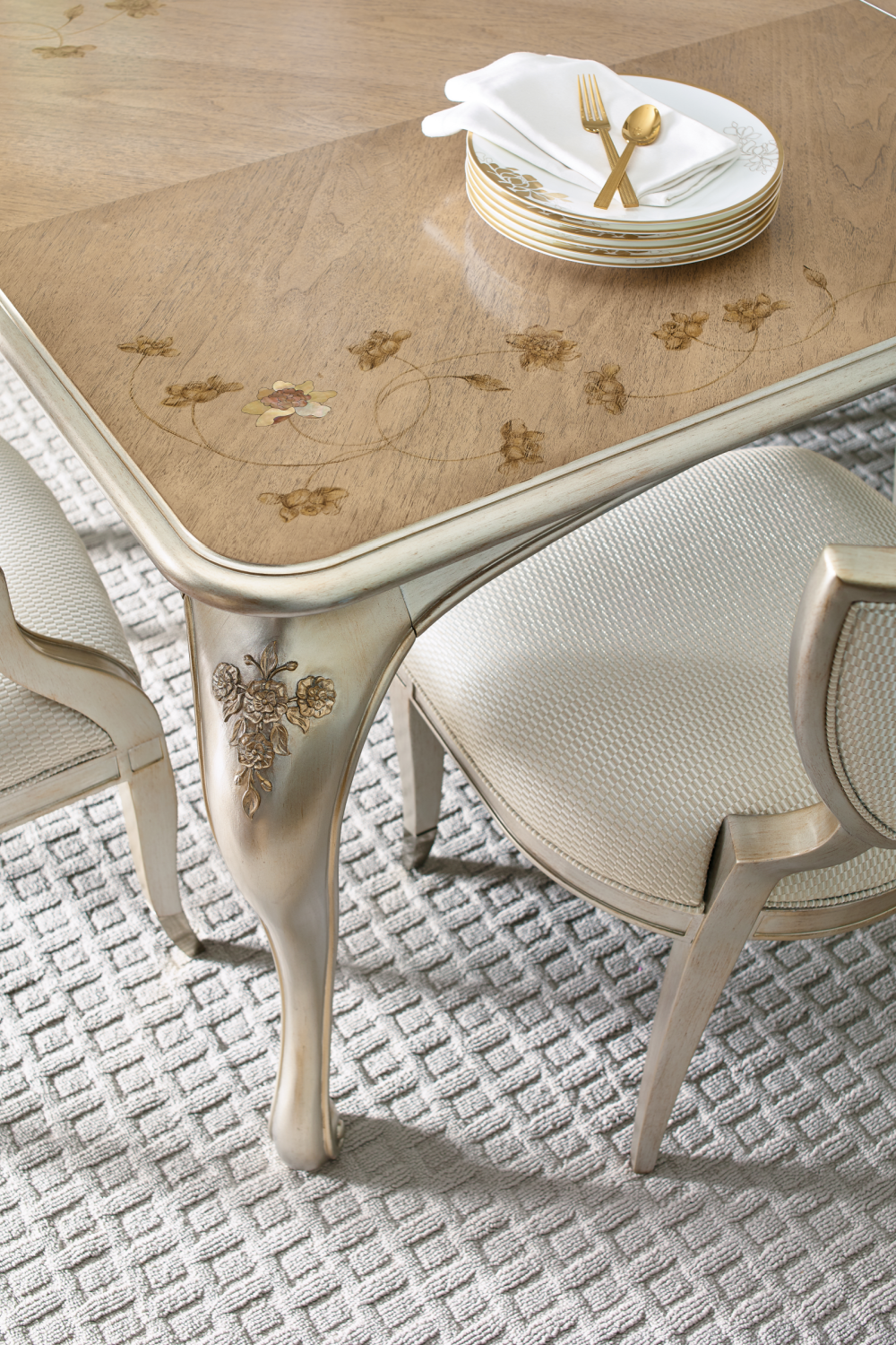   Silkscreened Extendable Dining Table | Oroa.com