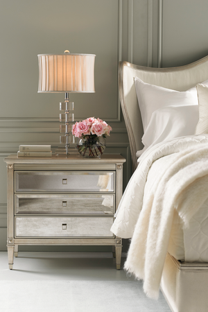   Winged Upholstered Bed | Oroa.com