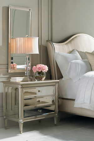   Winged Upholstered Bed | Oroa.com