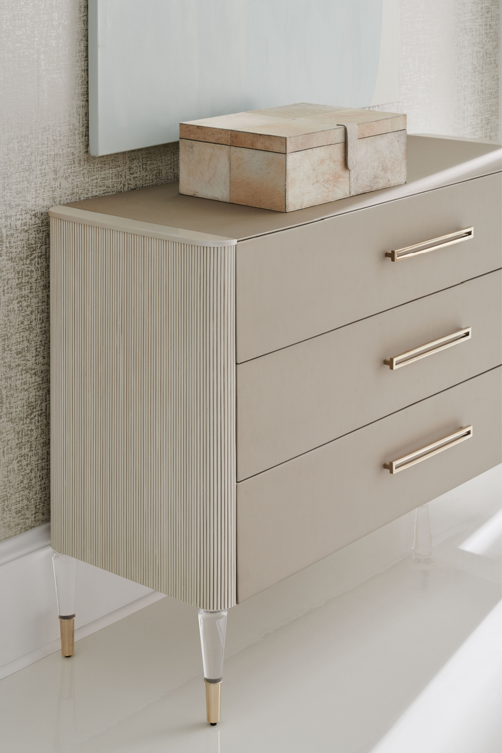   Wooden Modern Dresser | Oroa.com