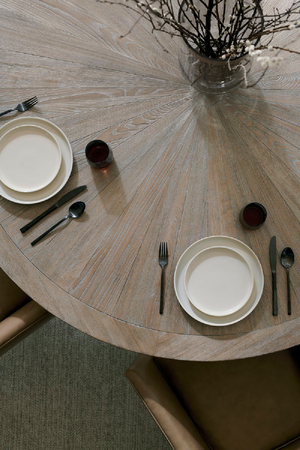   Round Ash Dining Table | Oroa.com