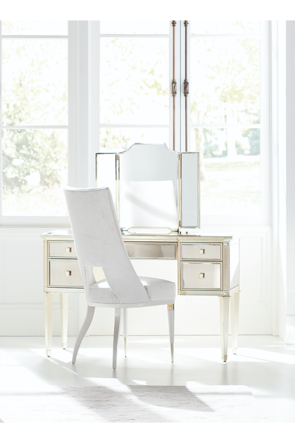   Ivory Modern Dining Chair | Oroa.com